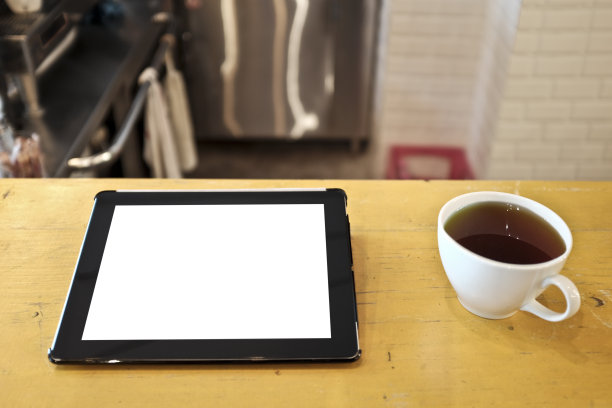 咖啡店的黑屏平板电脑图片下载