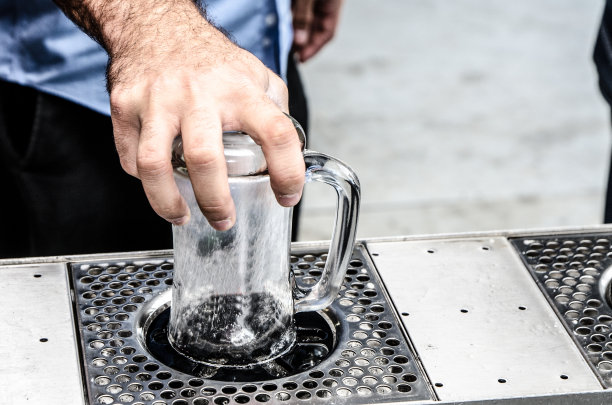 清洗玻璃图片下载