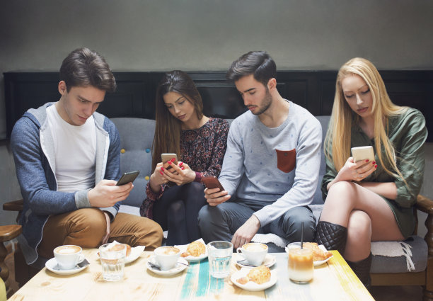 从不远离他们的玩具图片下载