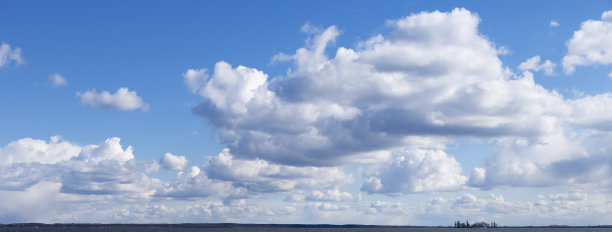 美丽的云景与白云和蓝天图片下载