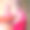 小女孩用红色的口红图片下载