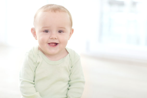 对不起，姑娘们，我还和父母住在一起图片下载