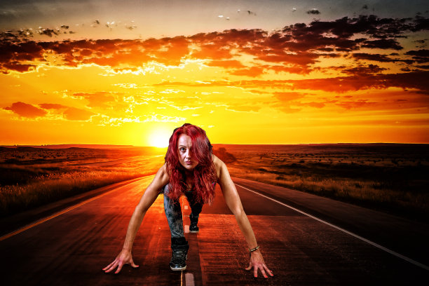 迷人的三十岁运动女人图片下载