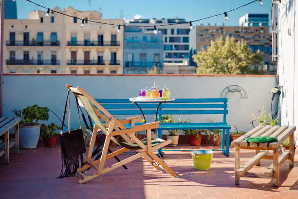 屋顶在巴塞罗那图片下载