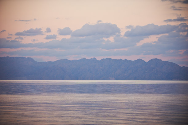平静的海面素材图片