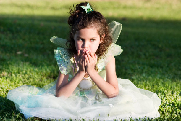 深思熟虑的仙女图片下载