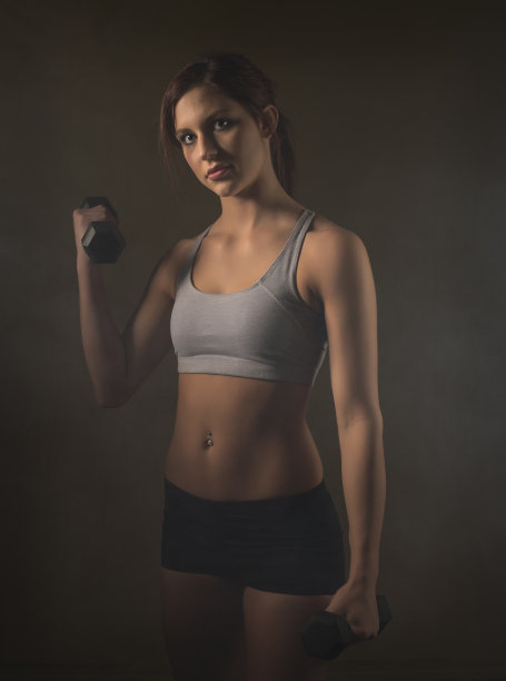 女性冰壶杠铃图片下载