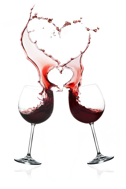 两杯红酒，两颗红心图片下载