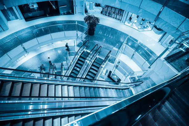 大商场里的自动扶梯图片下载