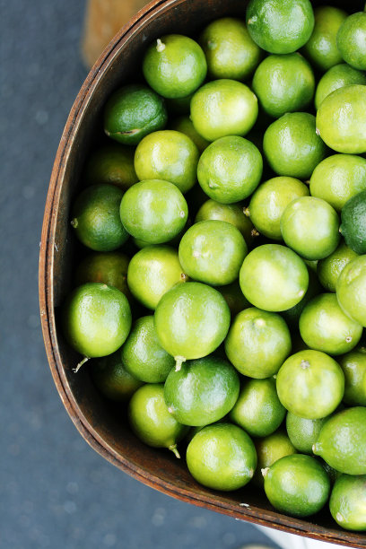 市场上的酸橙图片下载