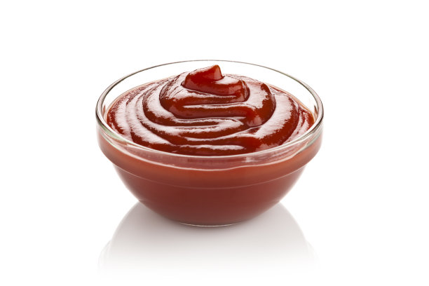 蕃茄酱在一个碗孤立在白色背景图片下载