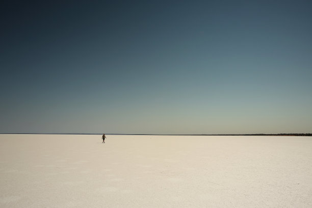 盐田的天空图片下载