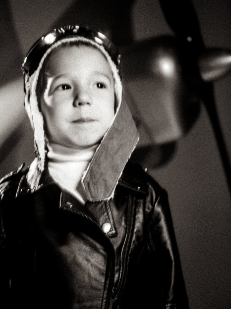 飞行员男孩的复古肖像图片下载