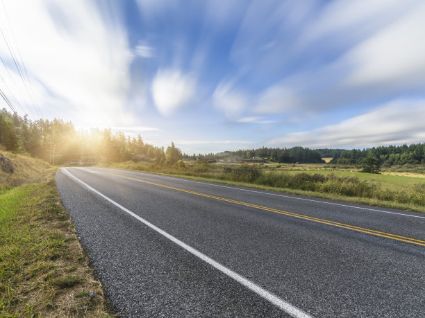 高速公路在运动图片下载