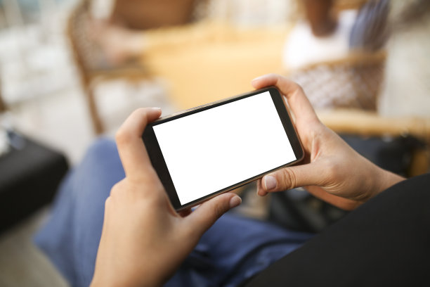 使用手机的人图片下载