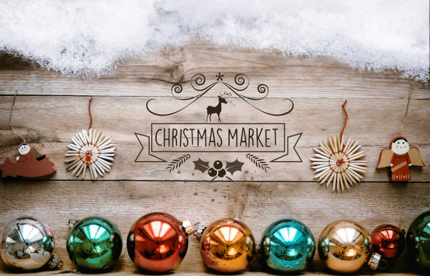 雪花裁剪的木板与圣诞浮雕和复古装饰图片下载