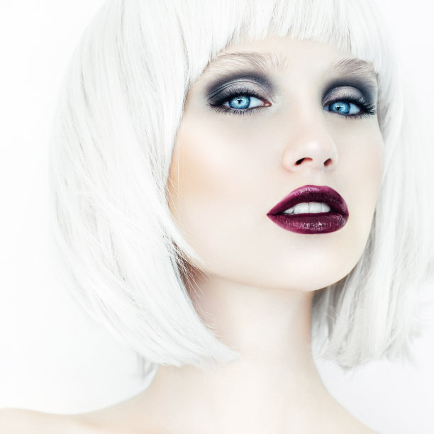 发型时髦的漂亮女人图片下载