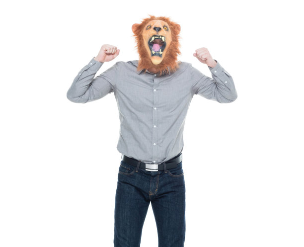 人在狮子服装和呼喊图片下载