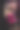 快乐的女孩戴着耳机听音乐跳舞图片下载