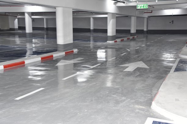 清空新停车场素材图片