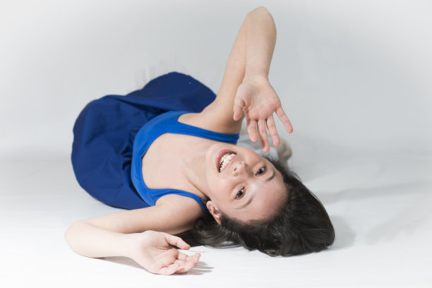 小女孩的肖像图片下载