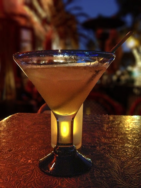 街头咖啡馆玛格丽塔图片下载