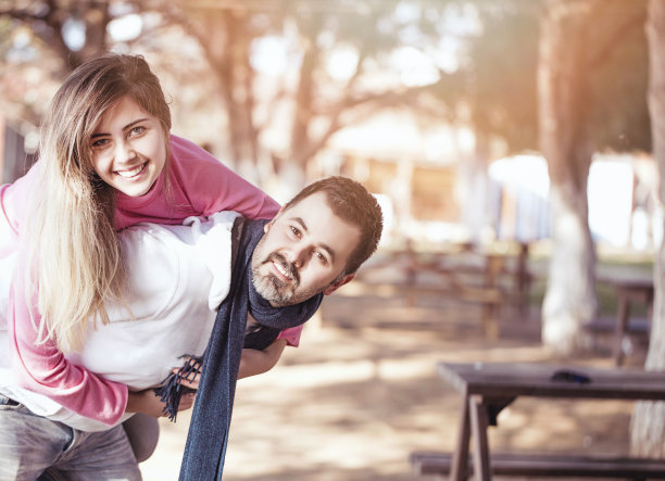 用爱拥抱图片下载