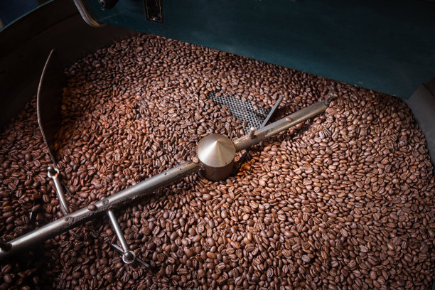 新鲜烘焙的美味咖啡豆图片下载