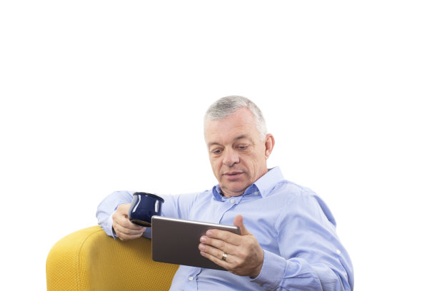 高级商人在办公室使用数字平板电脑图片下载