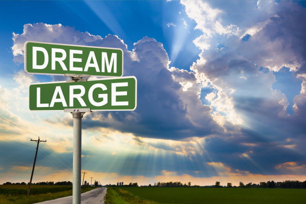 梦想大的街道标志与惊人的天空图片下载