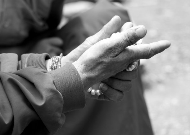 黑白藏僧之手图片下载