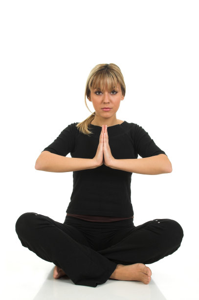 年轻美丽的女孩坐着图片下载