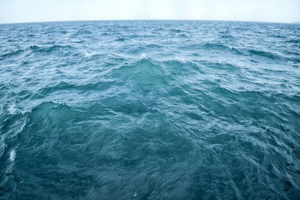 搅动水面图片下载