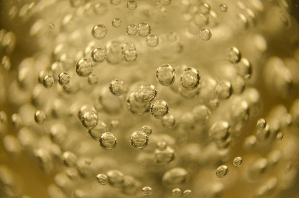 玻璃中的气泡图片下载