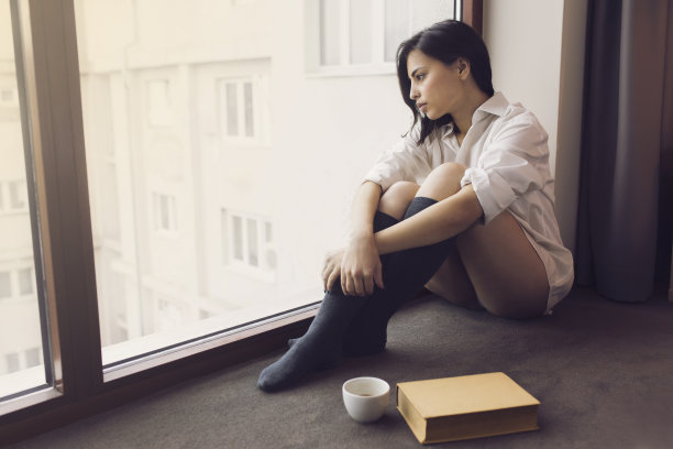 安静的早晨沉思图片下载