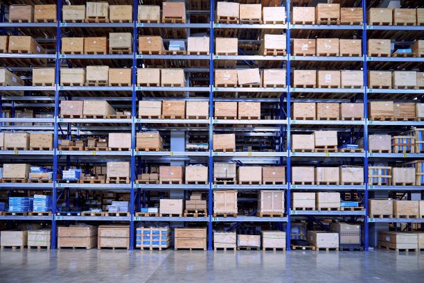 仓库过道上的架子图片下载