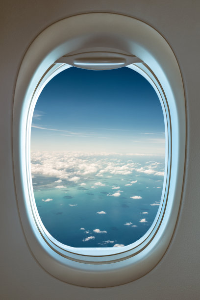 透过飞机窗口观看图片下载