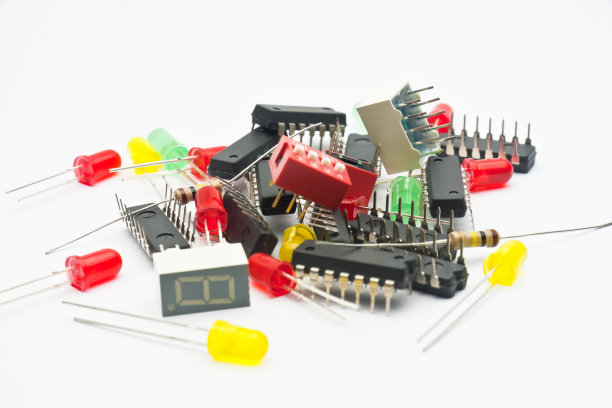 白色的电子元件图片下载