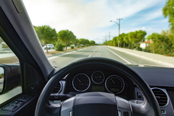 司机在车里的视野图片下载