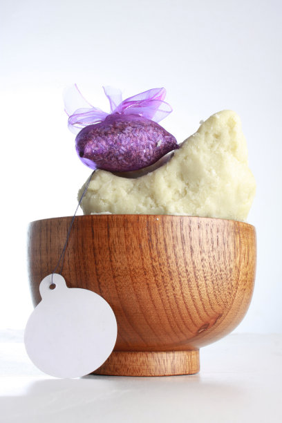 生乳木果和薰衣草图片下载