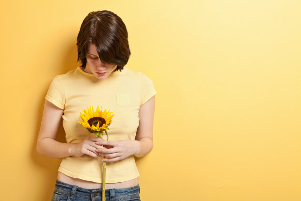 向日葵的女人图片下载