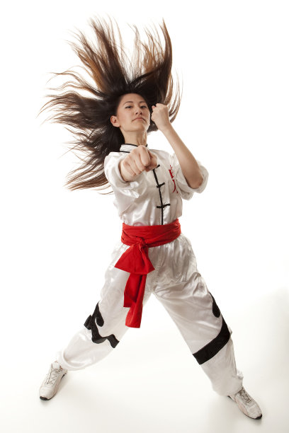 女武术家出拳图片下载