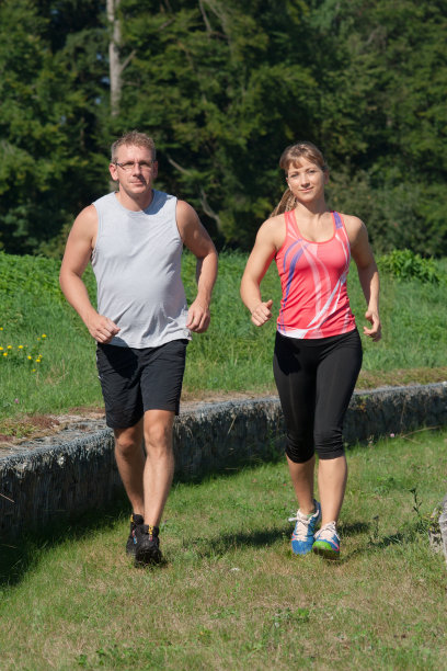 两个人在慢跑图片下载