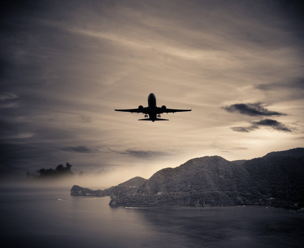 超现实景观飞机着陆图片下载