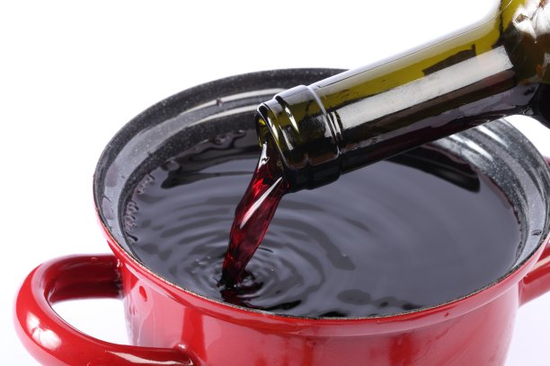 加香料的热葡萄酒准备图片下载