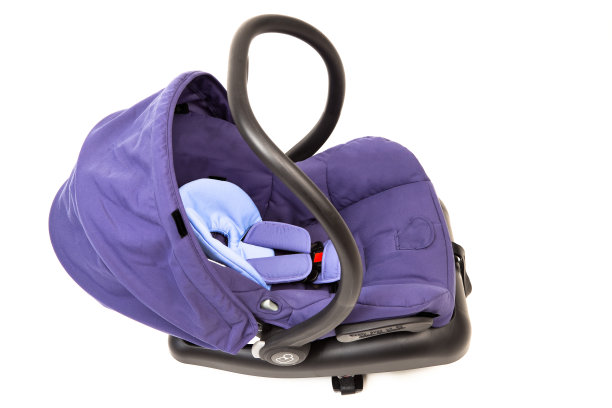 蓝色婴儿汽车座椅与黑色拉手图片下载