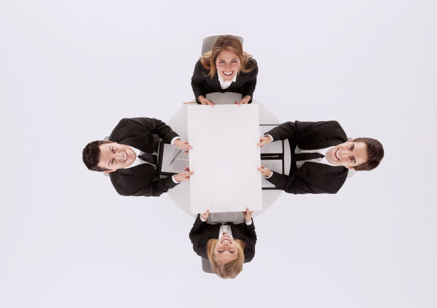 在会议上微笑的企业高管图片下载