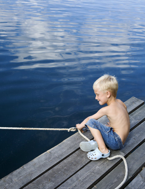 少年和大海图片下载