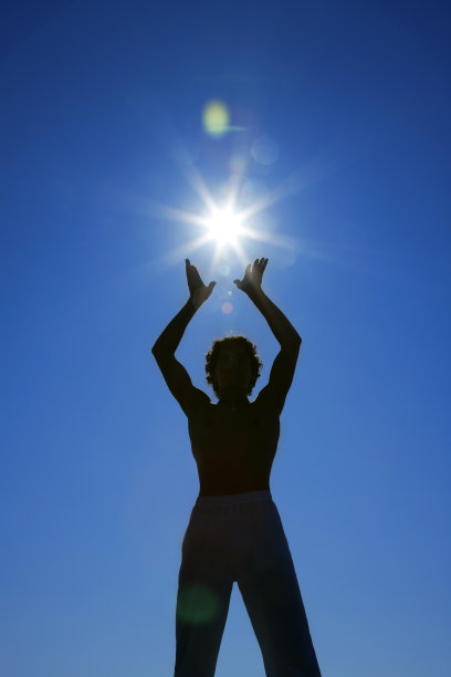 接近太阳图片下载