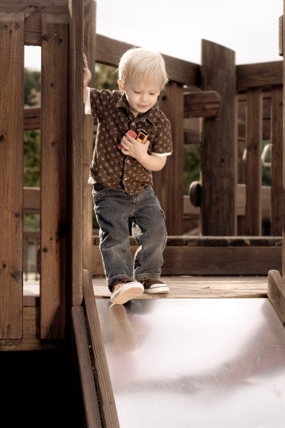 玩的孩子图片下载